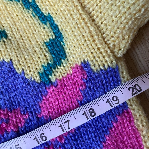 SOLD🌼Vintage graphic floral knit - Picture 4 of 5